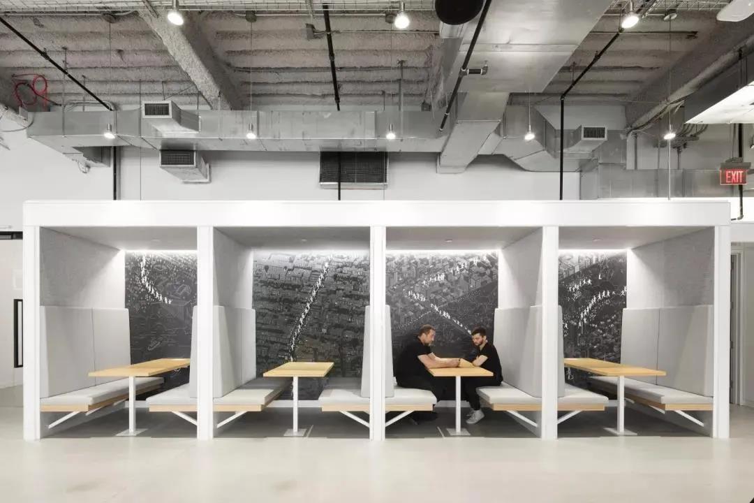 康冠從三箇方麵(mian)分(fen)析如(ru)何(he)選擇辦(ban)公(gong)傢(jia)具(ju)