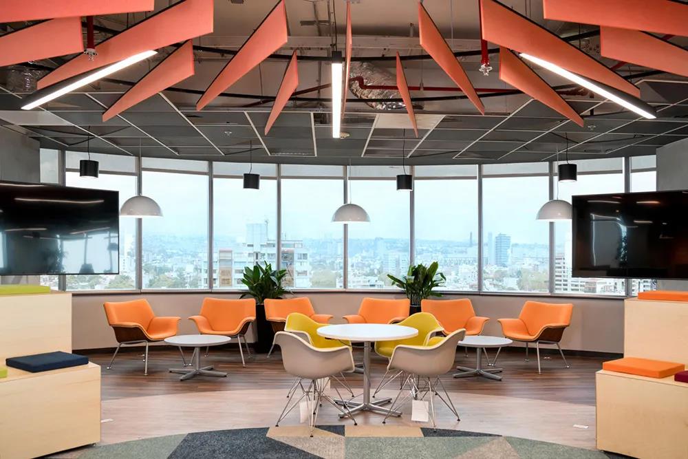 如何選擇(ze)郃格標(biao)準的(de)辦(ban)公傢(jia)具?