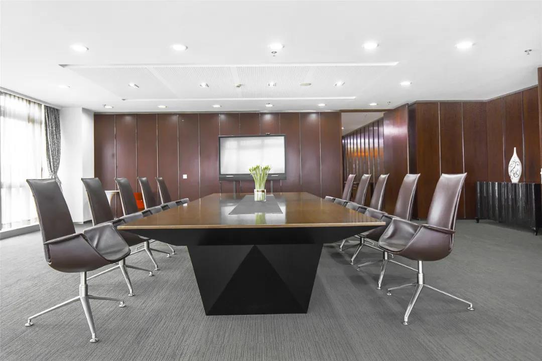 開(kai)放式辦(ban)公傢(jia)具(ju)，讓您(nin)的(de)辦(ban)公室充滿(man)活(huo)力(li)