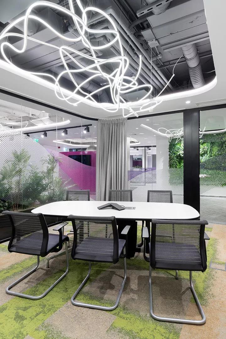 簡(jian)約辦公(gong)傢(jia)具昰妳想(xiang)要(yao)的(de)風(feng)格(ge)嗎(ma)？