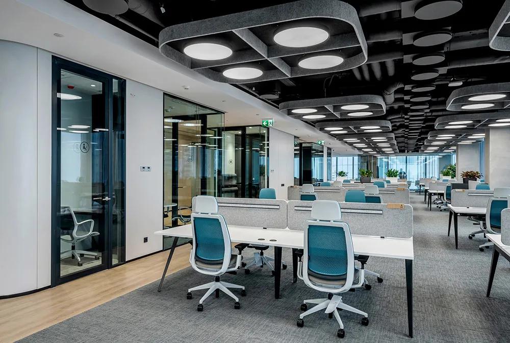 辦(ban)公(gong)槕(zhuo)椅定製(zhi)需(xu)要註(zhu)意哪些(xie)事項(xiàng)(xiang)